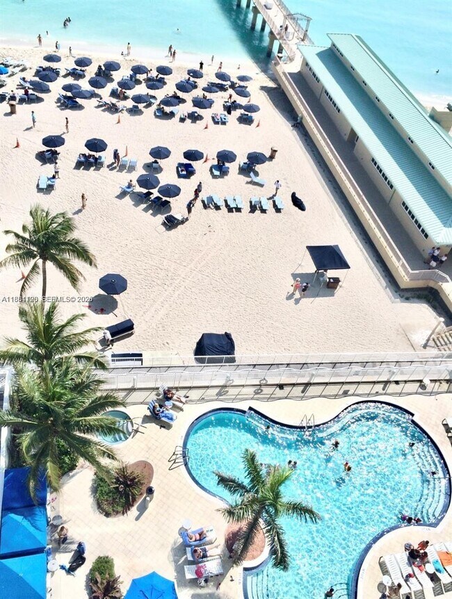 Building Photo - 16699 Collins Ave