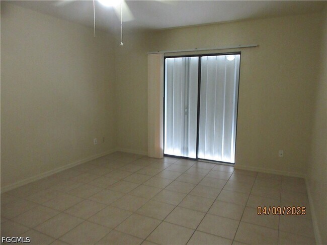 Building Photo - 1218 NE 8th Terrace