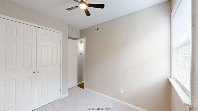 Building Photo - 806 Oran Cir