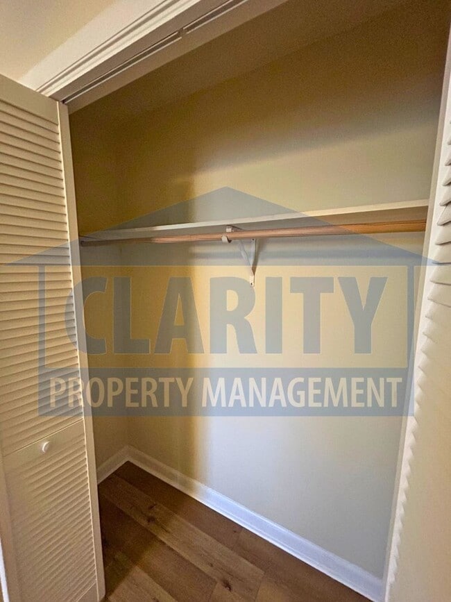 Building Photo - Three bedroom home w/ two bonus rooms!