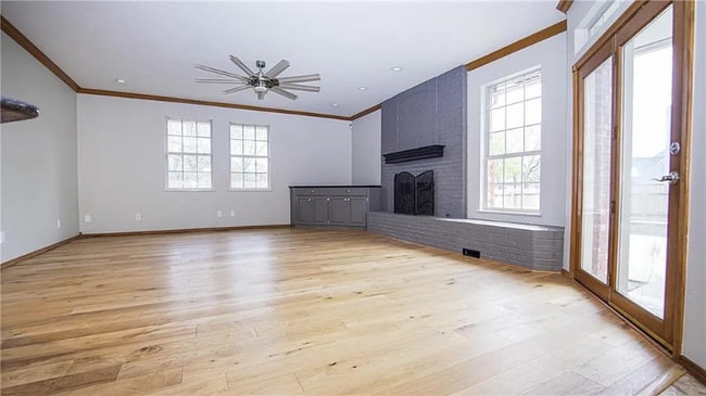 Building Photo - 404 Timberdale Dr