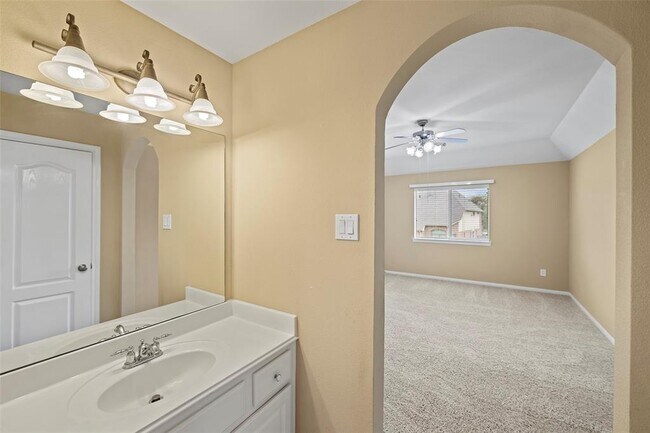 Building Photo - 11812 Sea Shadow Bend