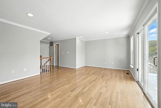 Building Photo - 4705 Manor Dr