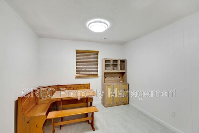 Building Photo - 122 Longleaf Dr