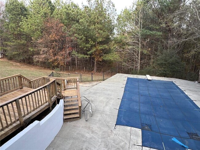 Building Photo - 1745 Mineral Springs Rd