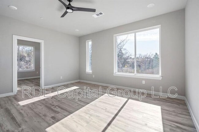 Building Photo - 948 S Corinth St Rd