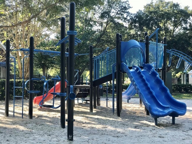 Building Photo - 2 Bed 2 Bath, attached Garage, in Gated Community off Kernan and Atlantic