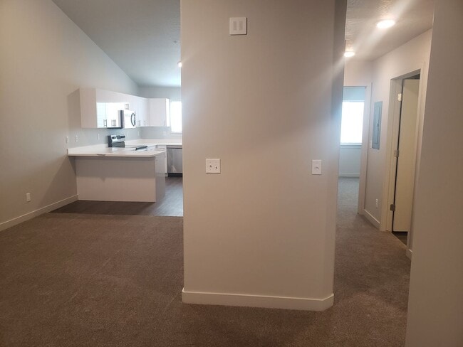 Building Photo - 2 Bedroom 1 Bath in Springville