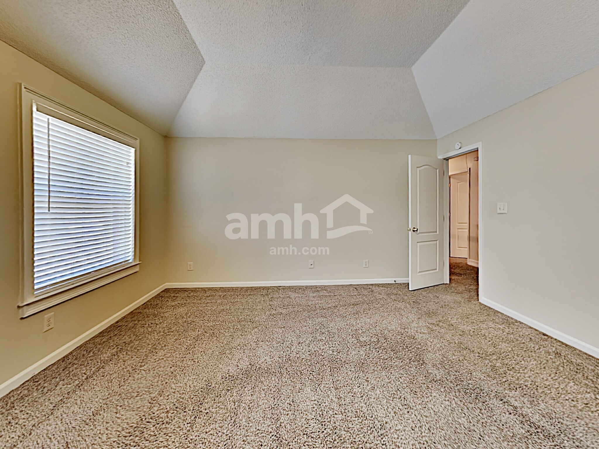 Building Photo - 724 Johnson Ct