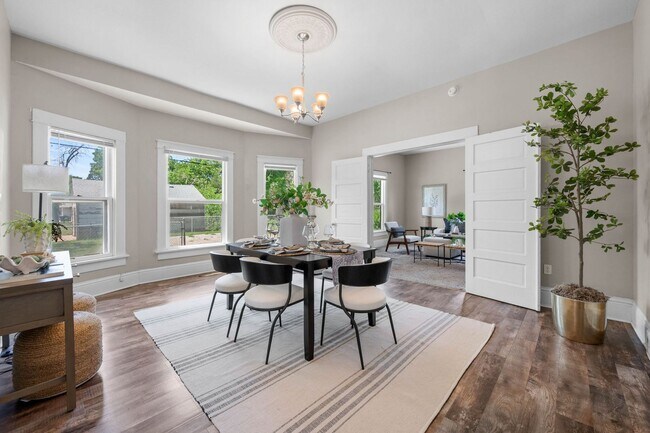 Building Photo - 2 or 3 bed/1 bath house in Indian Hills av...
