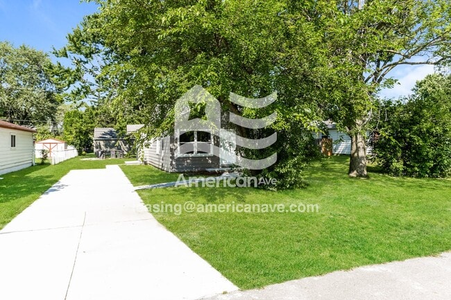 Building Photo - 16550 Ziegler St