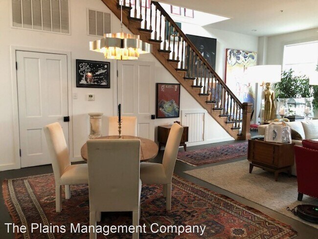 Building Photo - 1313 Hull St