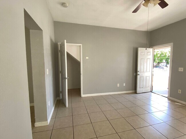Building Photo - Studio Apartment in Downtown Stockton