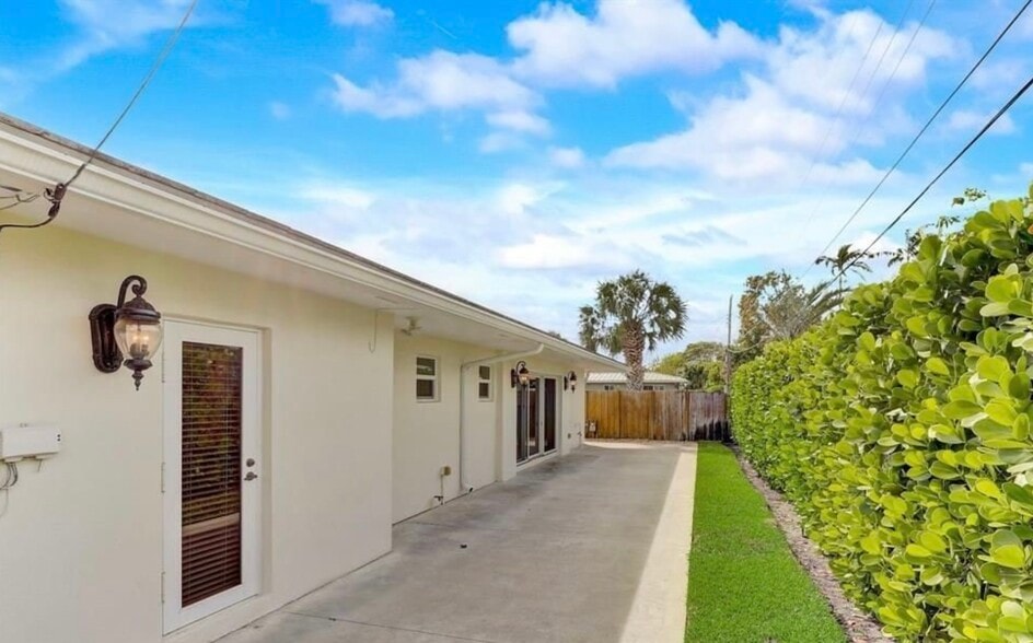 Building Photo - 2625 SE 5th St