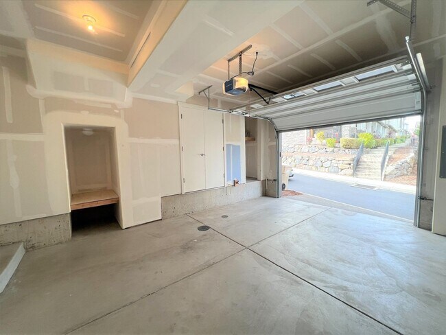 Building Photo - 28609 SW Villebois Dr N