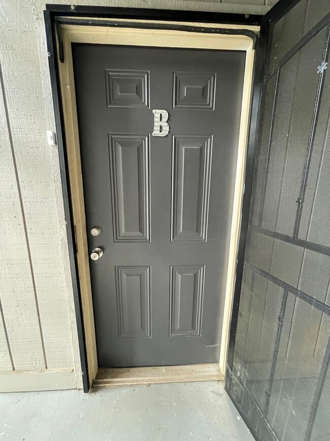 Building Photo - Condominium for rent near Downtown Birming...