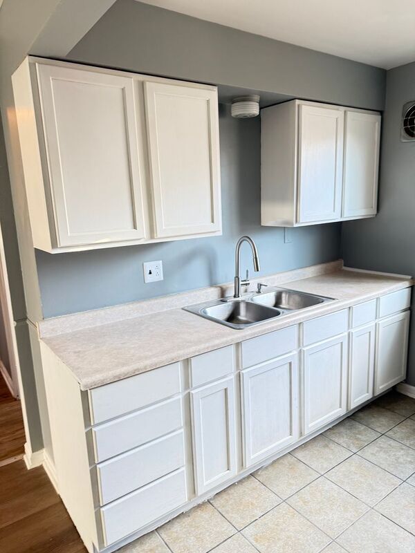 Building Photo - 3926 E Gatewood Ln