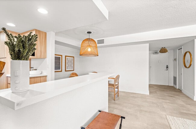 Building Photo - 5200 N Ocean Blvd