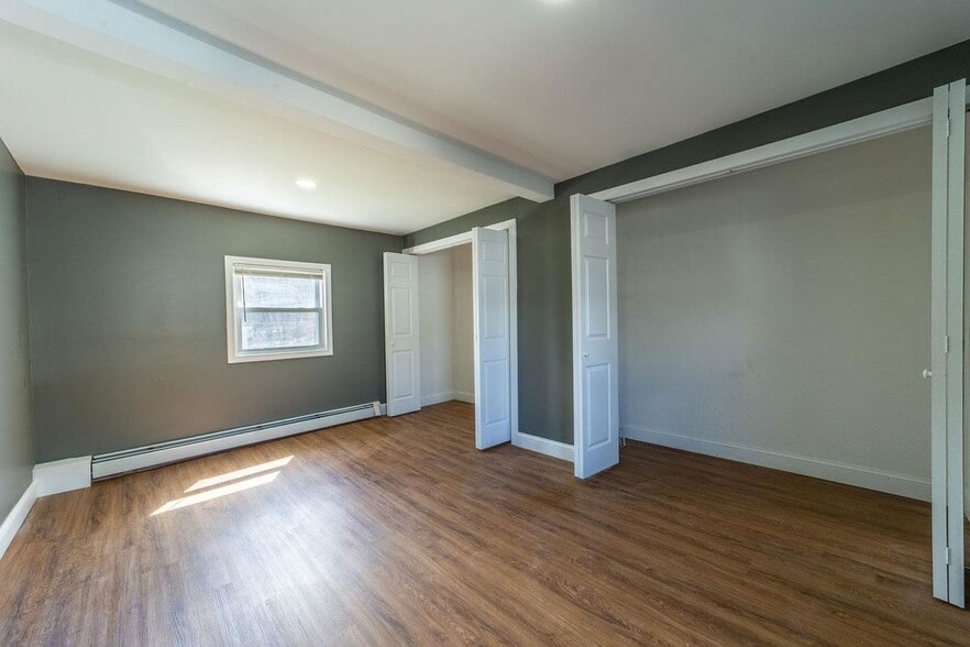 Building Photo - 14 Winter