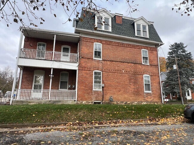 Building Photo - 201 Nashville Blvd