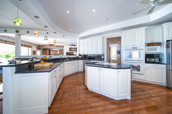 Building Photo - 837 Kai Hele Ku St