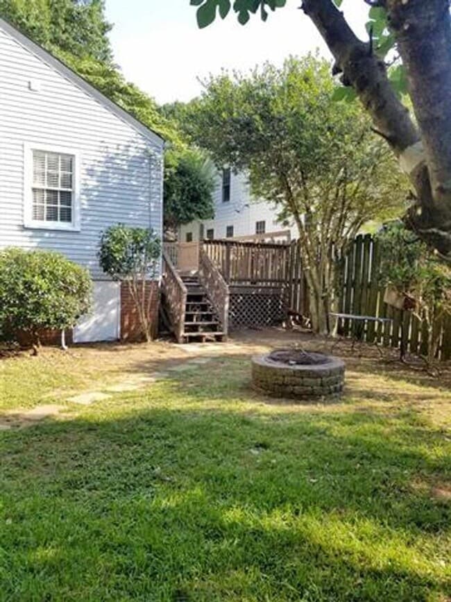 Building Photo - Cozy 4 Bed 2 Bath Home in Greenville