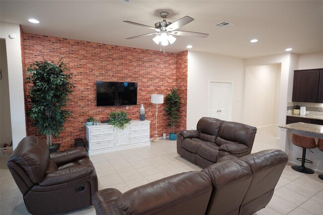 Building Photo - 3357 Pablo Cir