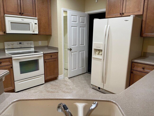 Building Photo - 16214 Via Solera Cir