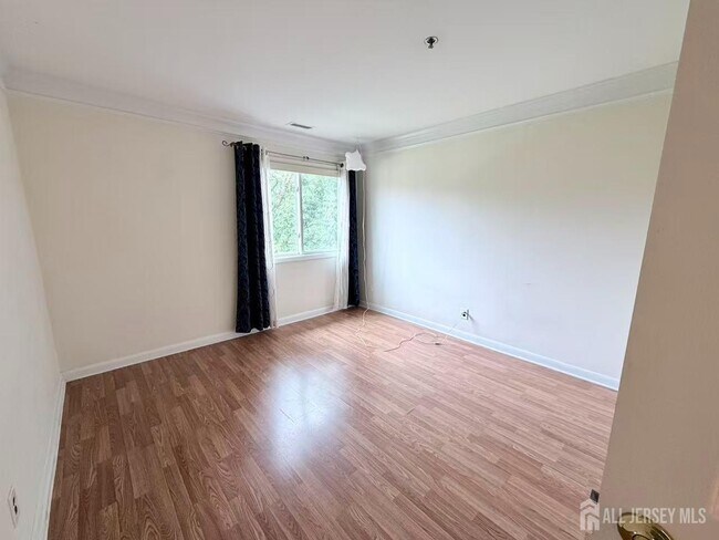 Building Photo - 1306 Sayre Dr