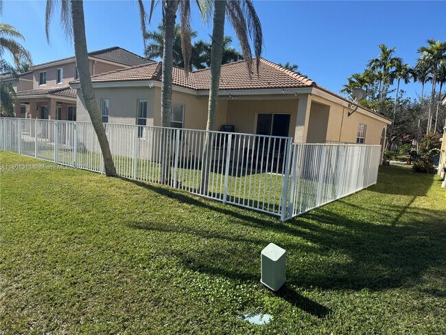 Building Photo - 1736 Aspen Ln