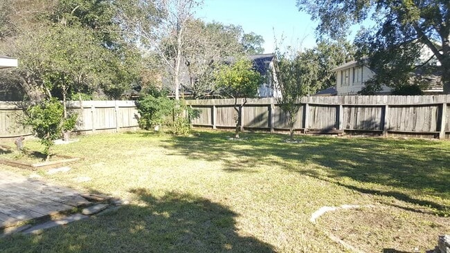 Building Photo - 10423 Tenneco Dr
