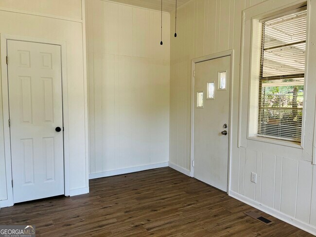 Building Photo - 1405 Austin St