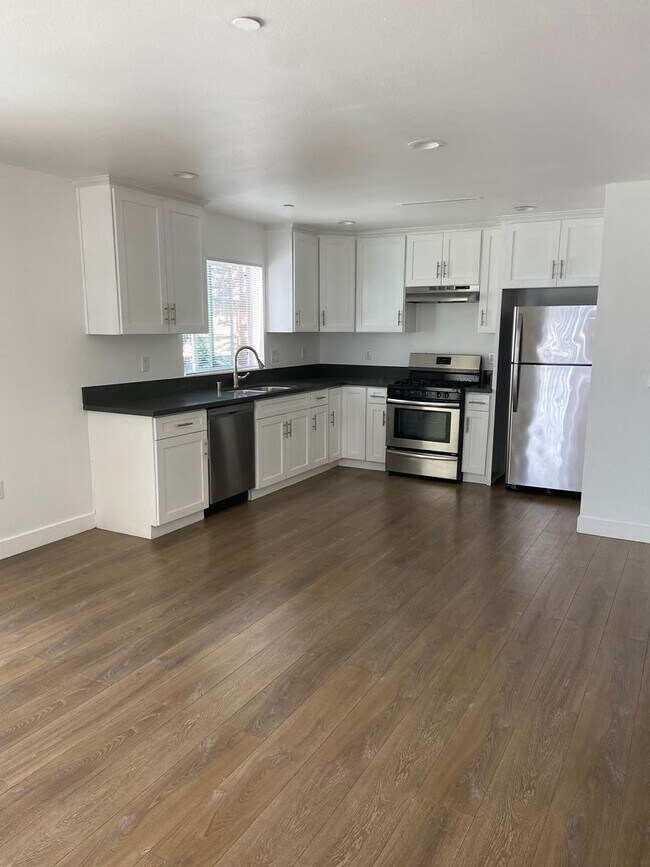 Building Photo - 11512 Emelita St