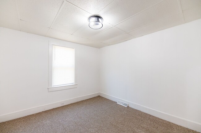 Building Photo - Move-In Ready 4BR Home with Large Backyard