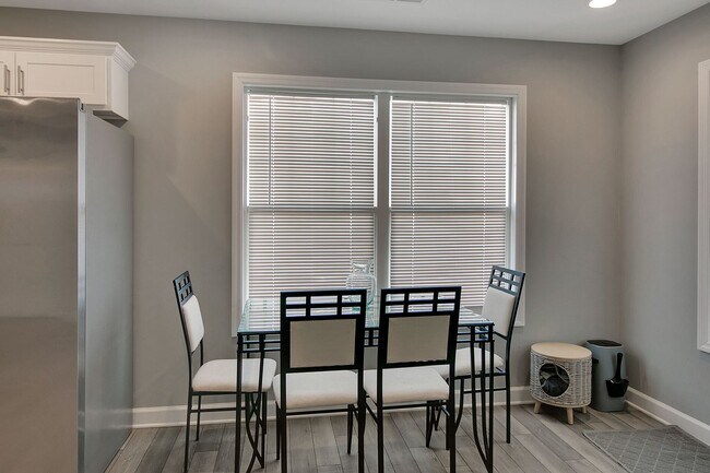 Building Photo - 110 War Admiral Ct