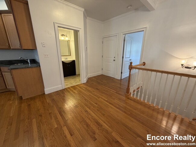 Building Photo - 157 M St