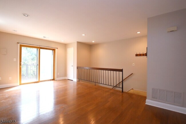 Building Photo - 1404 Normandy Ct