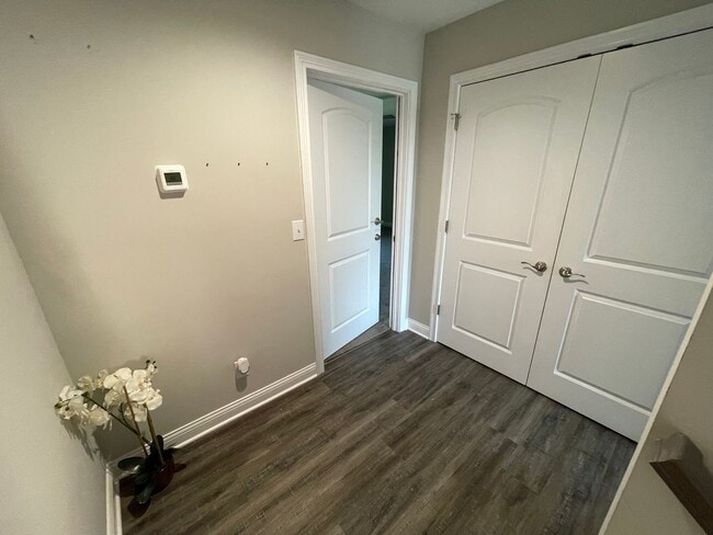 Building Photo - Perfect Condo Home For Lease