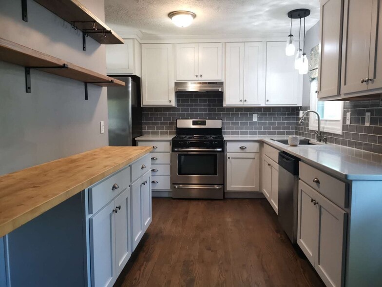 Primary Photo - 244 S 30th St