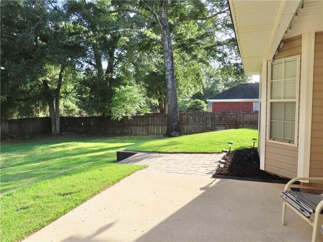 Building Photo - 9471 Homestead Dr S