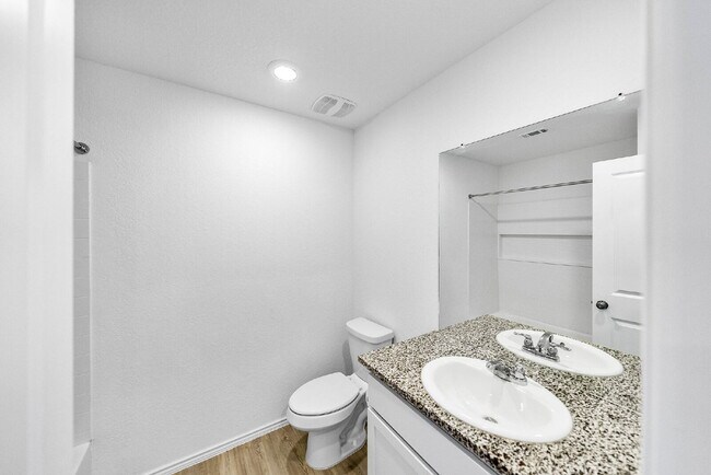 Building Photo - Up to 1 Month of FREE RENT!!!