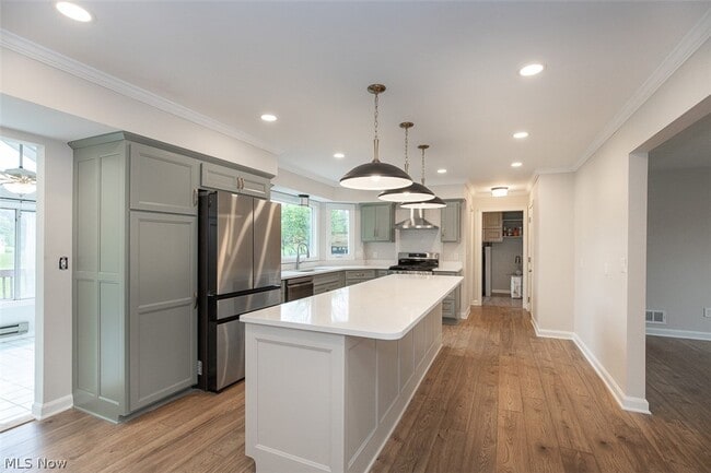 Building Photo - 7528 Lakedge Ct