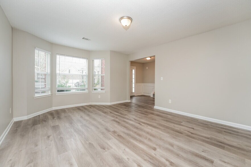 Building Photo - 1452 Shelnut Ct