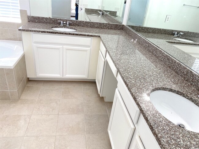 Building Photo - 1610 Nacogdoches Valley Dr