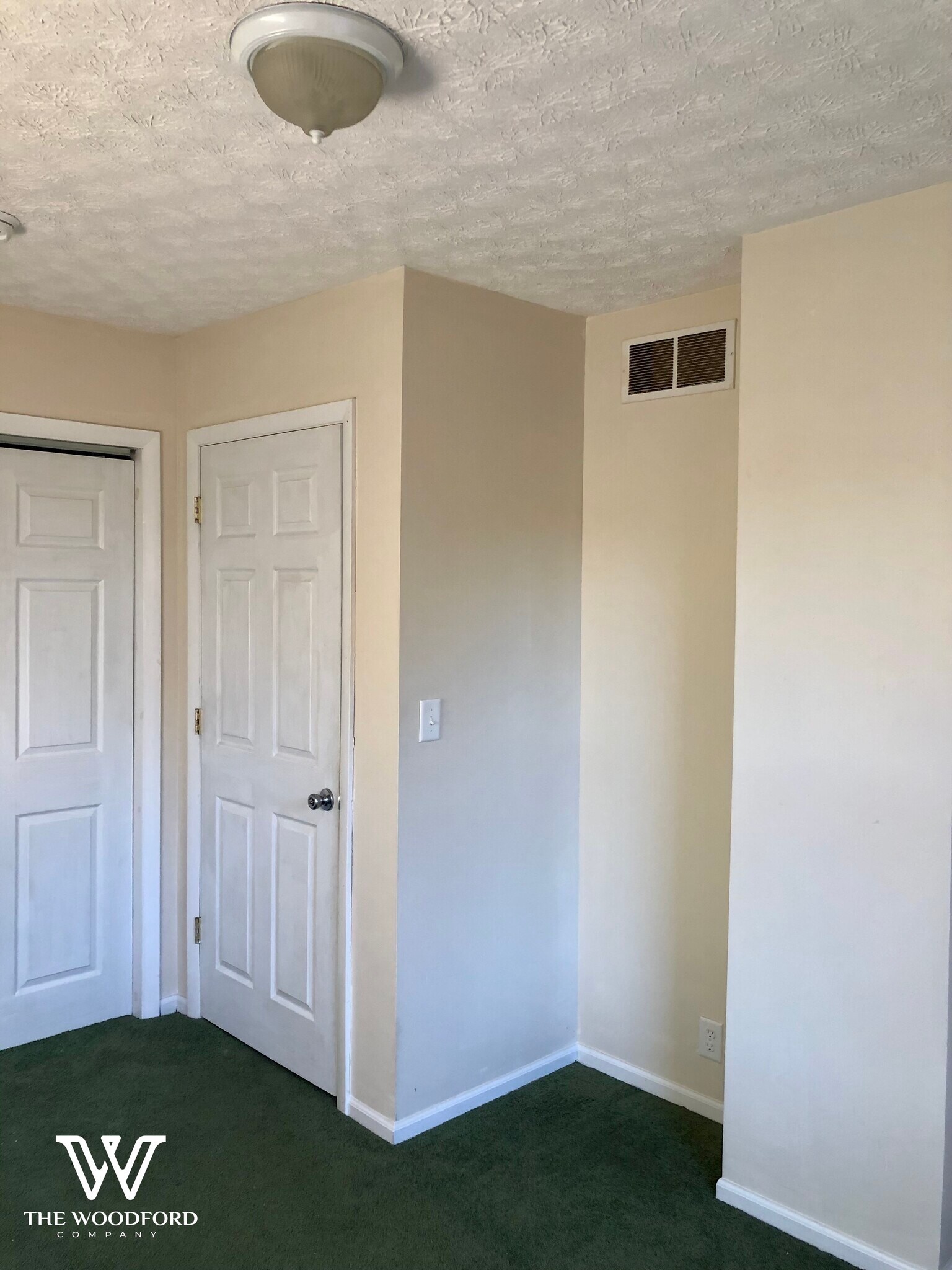 Building Photo - 1641 Summit Street