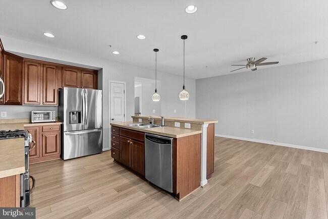 Building Photo - 41848 Inspiration Terrace