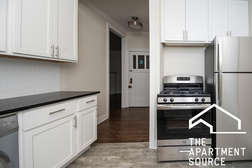 Building Photo - 1130 Maple Ave