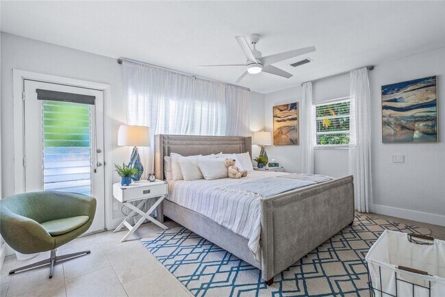 Building Photo - 2/2 luxury pool home in Sarasota, unfurnished annual rental