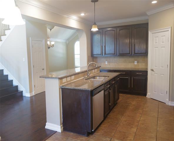 Building Photo - 9212 Regal Oaks Dr