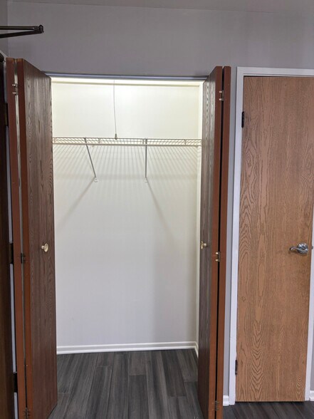 Building Photo - 1324 Geneva Dr